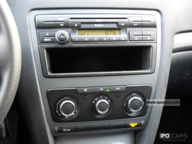 skoda__octavia_1_4_tsi_iii_mint_air_radio_cd_____2011_8_lgw.jpg