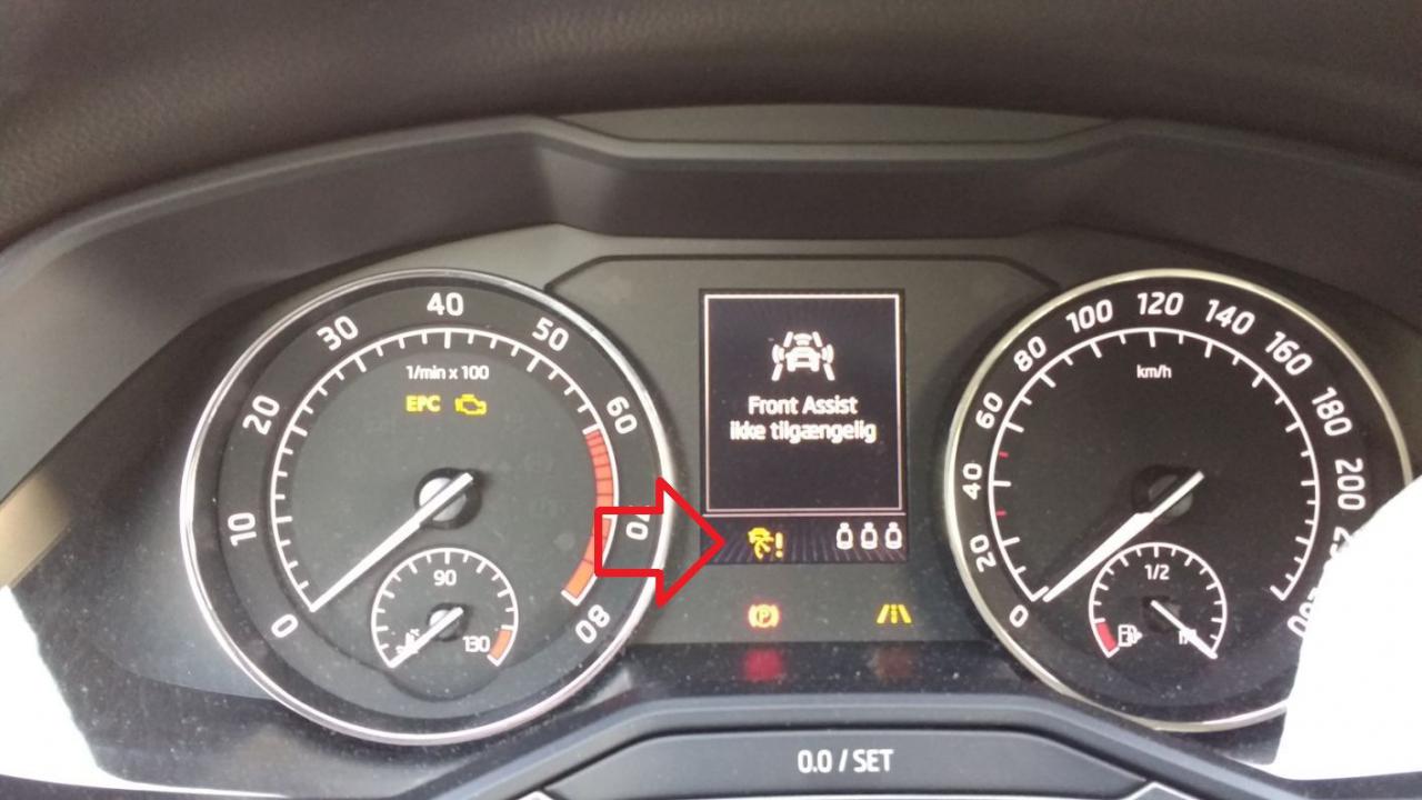 Skoda Superb front assist ikke tilgængelig.jpg