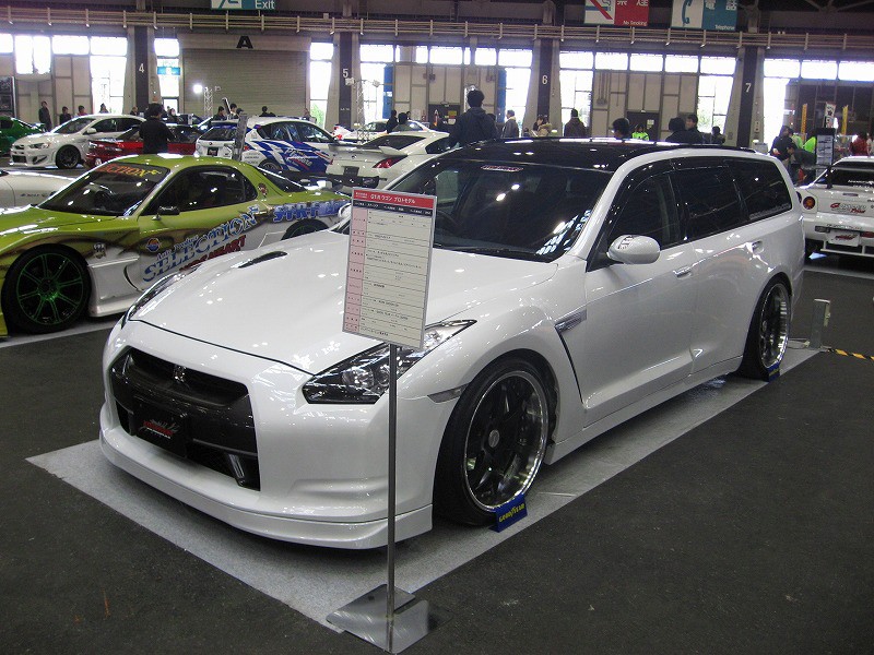 nissan-gtr-r35-wagon-1.jpg