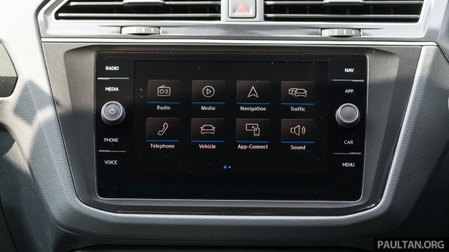 2018-Volkswagen-Passat-Discover-Media-Head-Unit-2-630x354.jpg