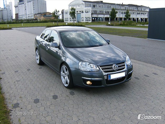 2226786-vw-jetta-2_0-tdi-dsg.jpg