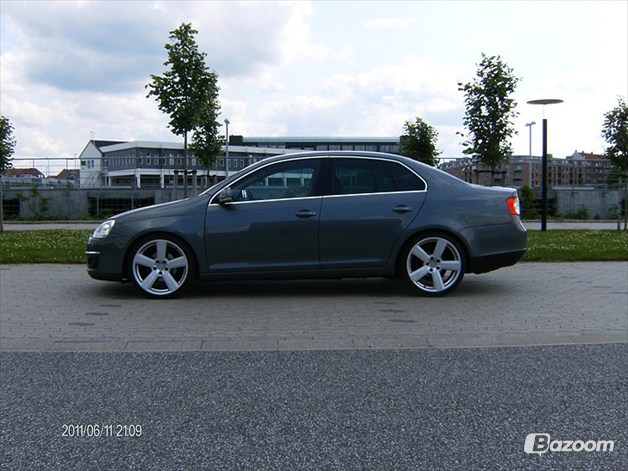 2226776-vw-jetta-2_0-tdi-dsg.jpg