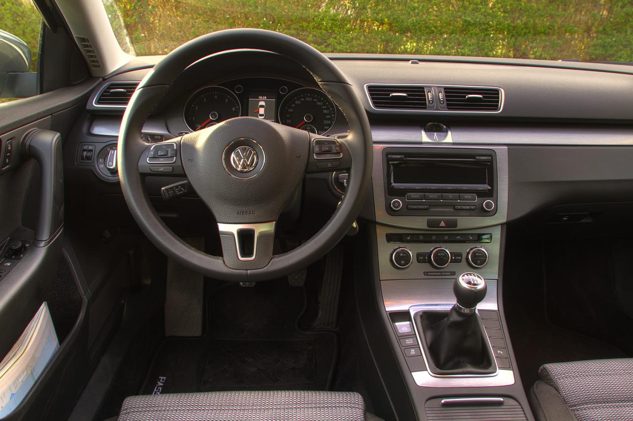 Passat160IntD.jpg