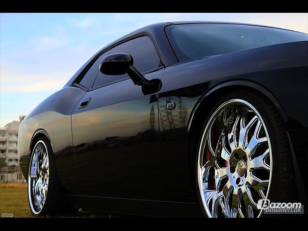 1772272-dodge-challenger-srt8.jpg